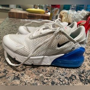 Kids Nike air sneakers 270 size 13.5